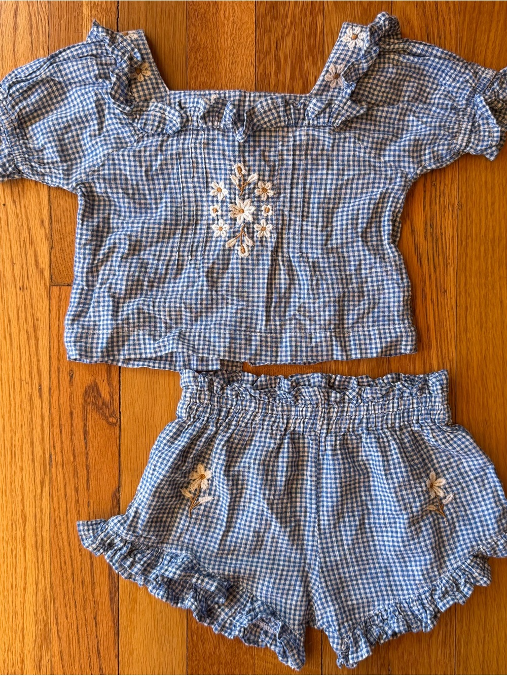 Lali set 2y
